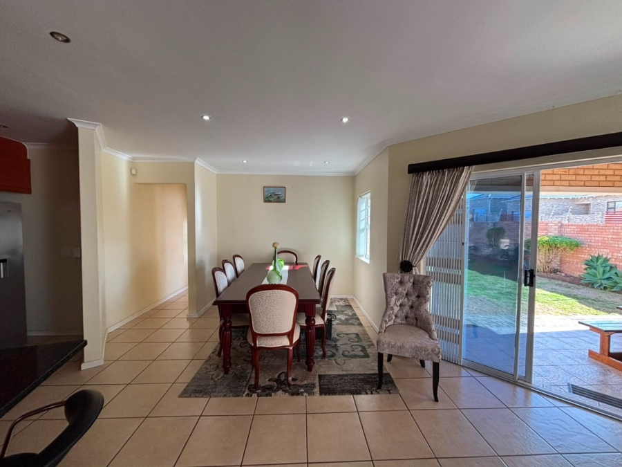 4 Bedroom Property for Sale in Bluewater Bay Eastern Cape